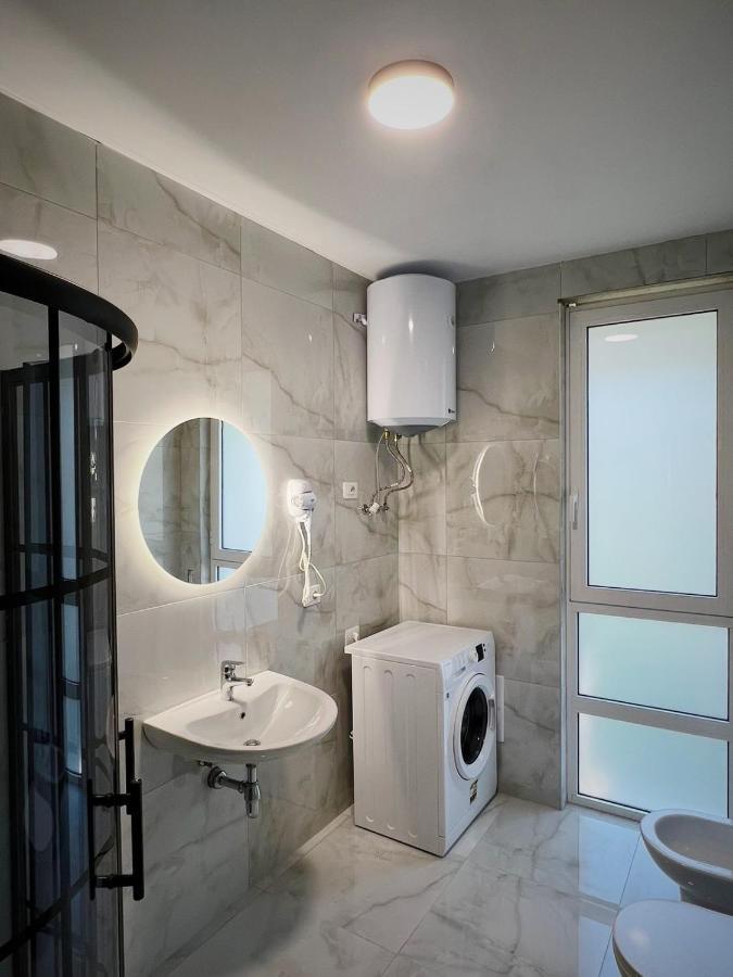 Pine Apartments At San Pietro Resort Дуррес Екстер'єр фото