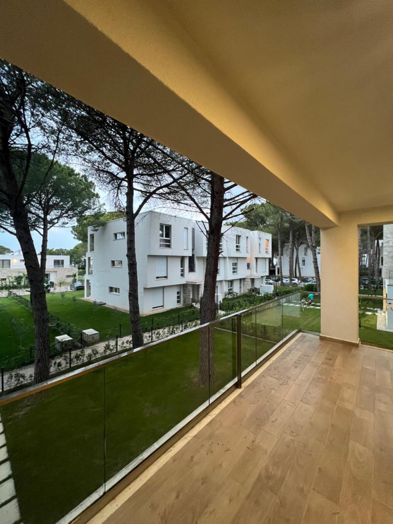 Pine Apartments At San Pietro Resort Дуррес Екстер'єр фото