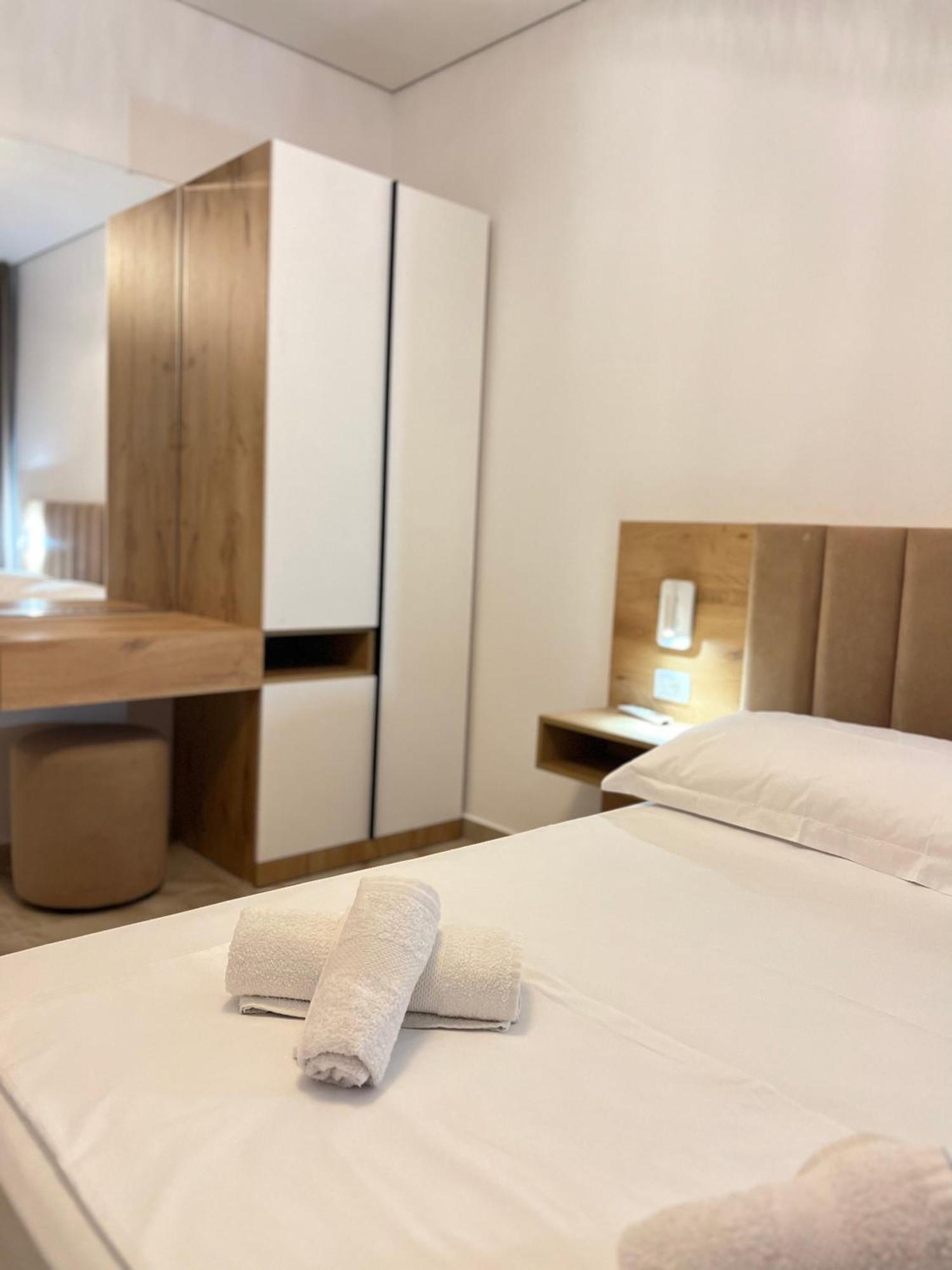 Pine Apartments At San Pietro Resort Дуррес Екстер'єр фото
